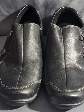 Taos Footwear Black Leather Women's Slip-On Loafers